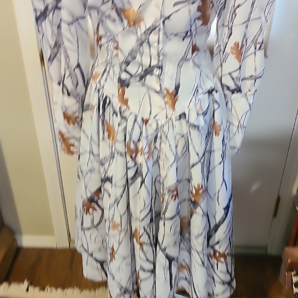White and Brown Leaf Print Dress - Picture 10 of 11